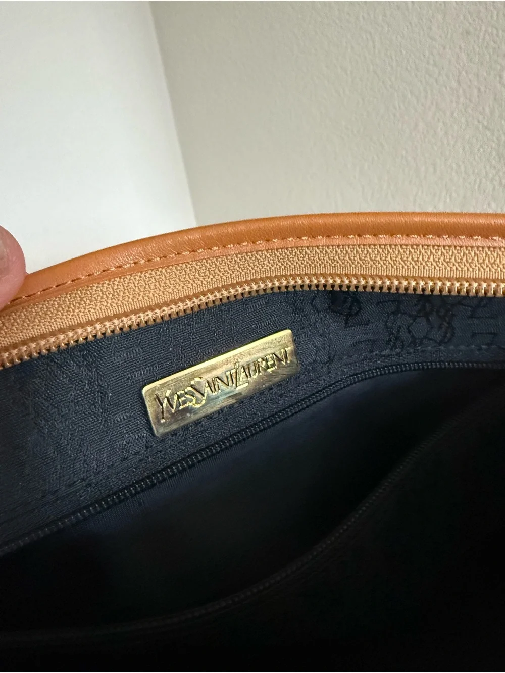 Yves Saint Laurent Black Woven & Tan Trim Envelope Clutch - Picture 7 of 9